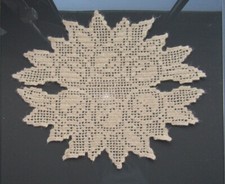 Grand napperon en ficelle de jute. Tournesols au crochet ,création fait main.