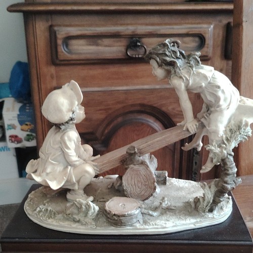 Figurine enfants sur