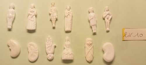 Feves plastique anciennes - ,