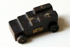 Voiture miniature jouet bois artisanal HASTINGS Victory Collection