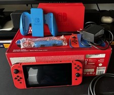 Console Nintendo Switch édition mario 35 ans anniversaire rouge bleu