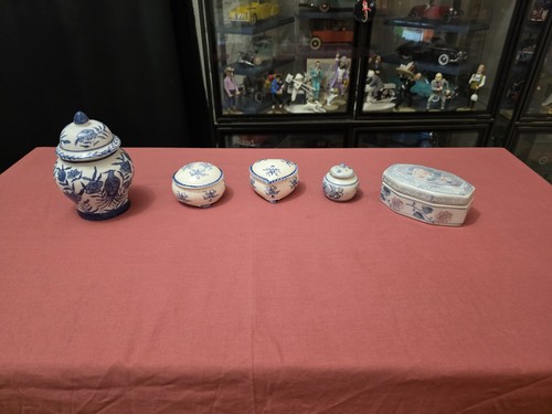 Lot petites boites en - 5,