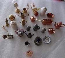 jouets vaisselle ancienne / maison de poupée