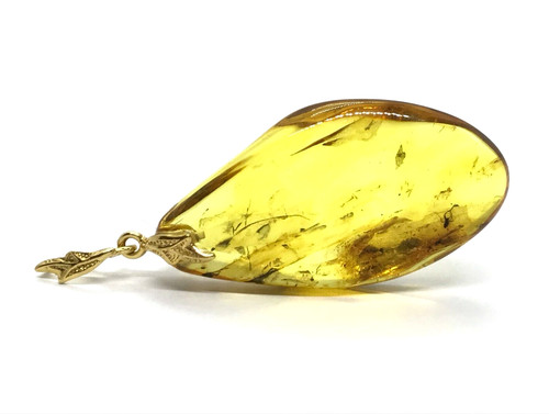 Pendentif ambre avec insecte - pendentif,