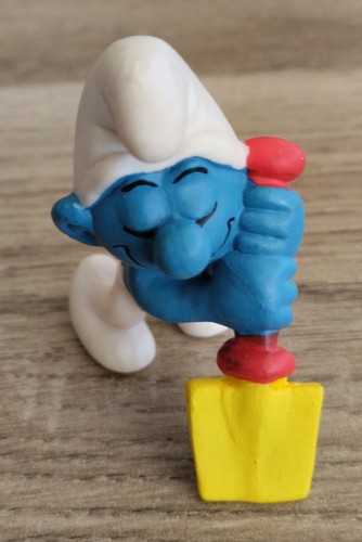 Figurine schtroumpf paresseux - figurine,