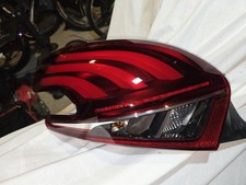 Feu arrière gauche à LED