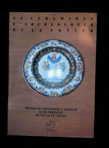 Céramique archéologue - la, l'archéologue