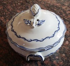 soupière en porcelaine d'arras d'époque 18 ème en trés bel état aucun éclat