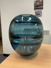 Vase Verrerie  D’art Signé Verre Soufflé Scandinave ? 20/17 Cm Tbe Laura Butz ?