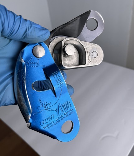 Petzl grigri belay device 0197 - petzl,