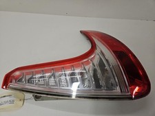 Feu arriere principal droit