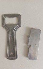 Ancien décapsuleur publicitaire " AS " et ouvre boite AS