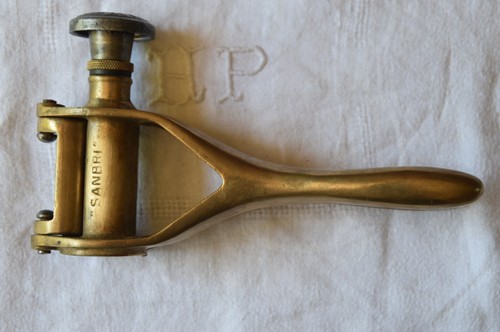 Bouche bouchon bouchonneuse - , en