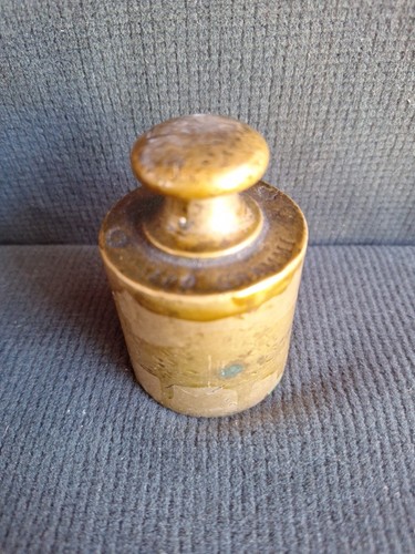 Ancien poids cylindrique - ancien, en