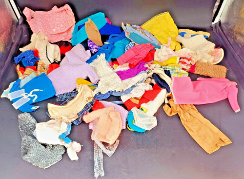 Gros lot vêtements poupée - de,