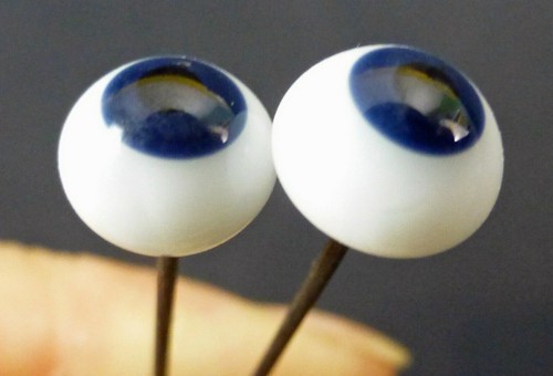 Une paire yeux verre - yeux, en