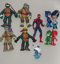Lot 10 figurines TBE