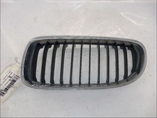 Grille de calandre gauche BMW Série 3 (E90) Berline 316d 16V (N47-D20C) 2009 51117198893