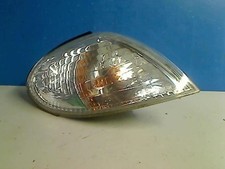 Optique avant secondaire droit