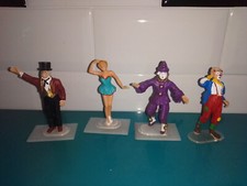 Lot 4 figurines personnages