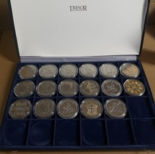 Lot de 17 Médailles Trésor