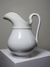 Pichet broc de toilette en