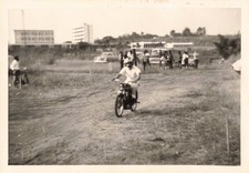 ANCIENNE PHOTO CIRCA 1960 MOTO