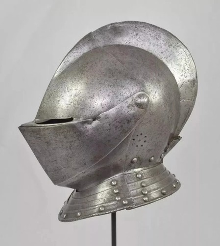 Casque médiéval fermé - , prêt