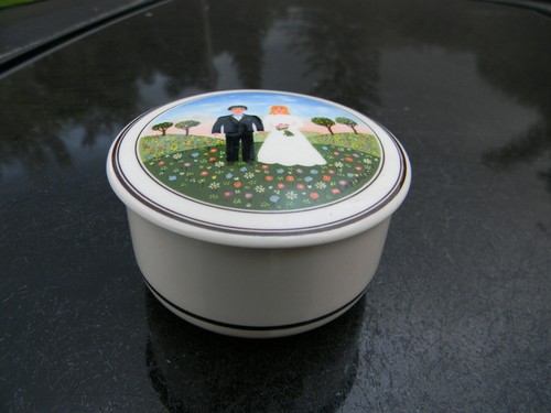 Porcelain trinket vanity - ,