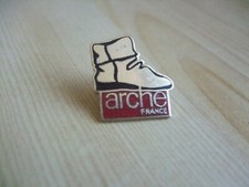 PINS  CHAUSSURE  ARCHE FRANCE