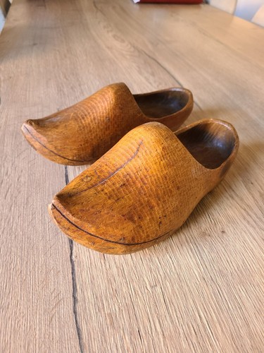 Paire anciens sabots bois - sabots, en
