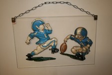 " Super Bowl - Football Américain ":  tableau relief métal années 70 .