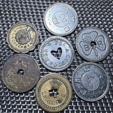 LOT DE 7 JETONS DE JEUX DIFFÉRENTS TYPE A CONSOMMER (1326)