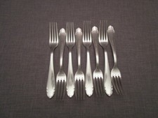 8 fourchettes anciennes en