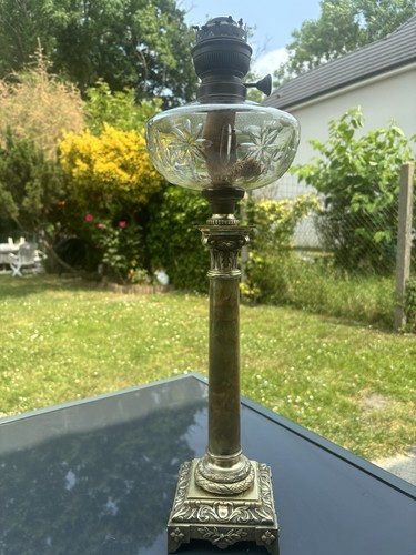 Lampe pétrole pied bronze - À,
