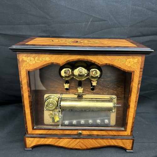 Vitrine cloche papillon reuge - papillon,