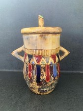 Pot couvert /vase signé