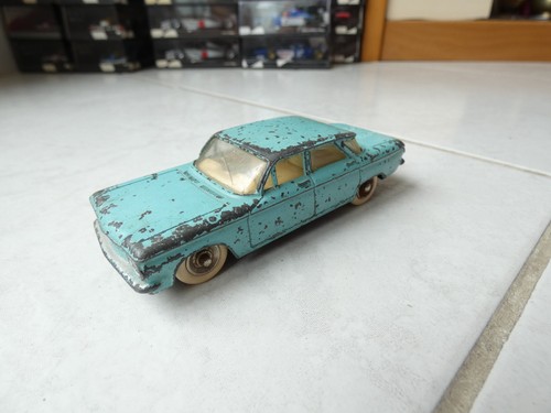 Chevrolet corvair 552 - 552, dinky