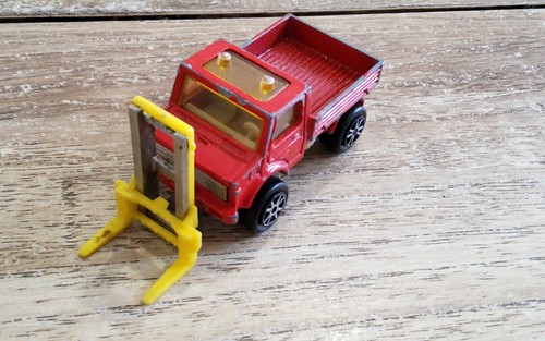 Mercedes unimog hot wheels - ,