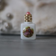 3.6 cm de haut, Miniature de parfum vide, scène galante Fragonard, flacon vide