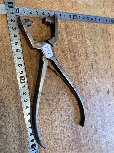 Old tool outil ancien pince - ,