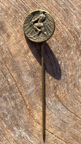 Poilu 1915 epingle à - le,