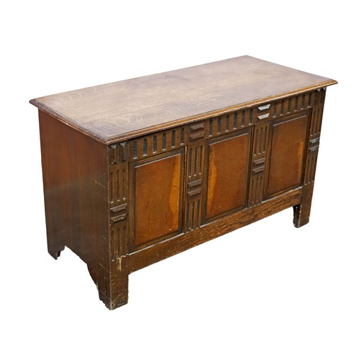 Ancien coffre bois chêne - en,