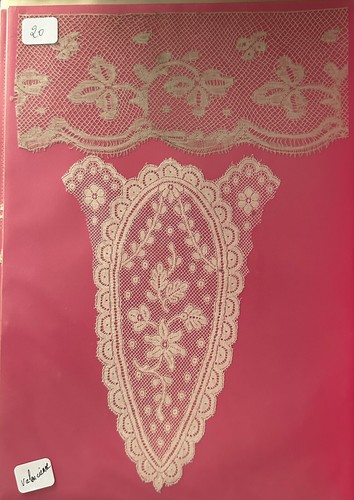Dentelle ancienne sur carton - dentelle,