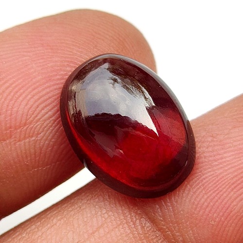 Cabochon grenat rouge naturel