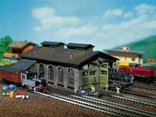 FALLER Remise à locomotive 2