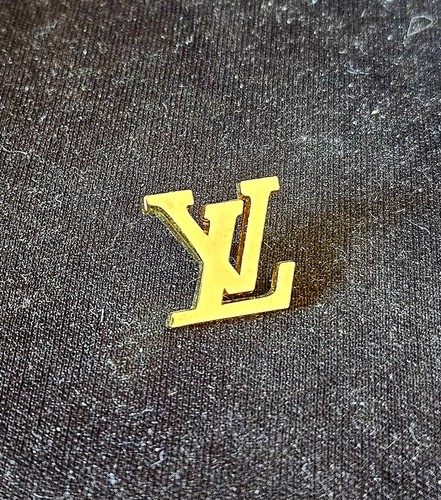 Louis vuitton pins - louis,