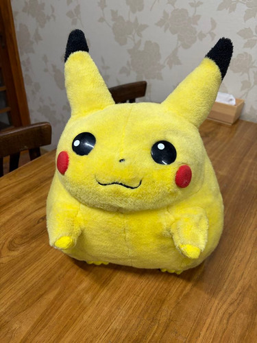 Peluche tomy pokemon - tomy, pikachu