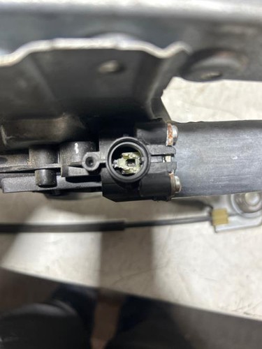 Moteur leve vitre avant gauche