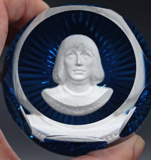 Sulfure,presse-papier Jeanne d'Arc en cristal de Baccarat , signé .